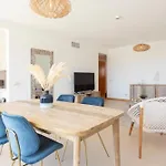 Snazzy Varandas Do Castelo - One Bedroom Sleeps 2 Person * البوفيرا