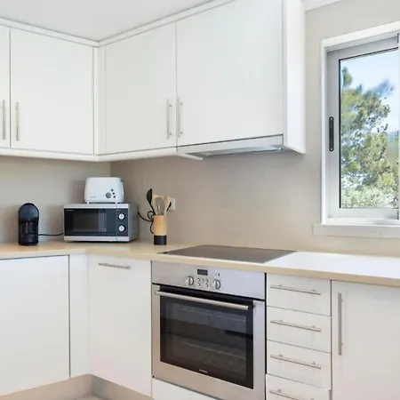 Snazzy Varandas Do Castelo - One Bedroom Sleeps 2 Person 阿尔布费拉