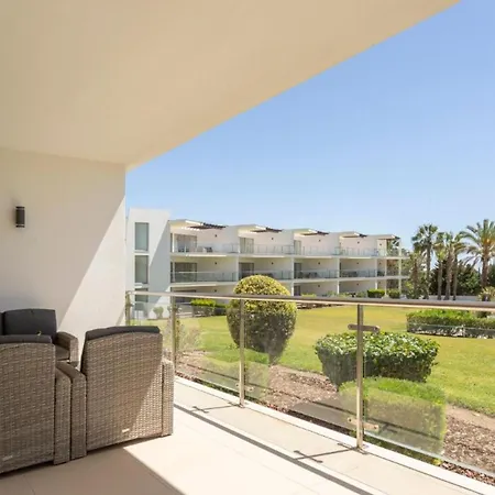 Snazzy Varandas Do Castelo - One Bedroom Sleeps 2 Person Apartamento Albufeira