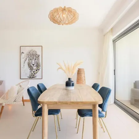 Snazzy Varandas Do Castelo - One Bedroom Sleeps 2 Person