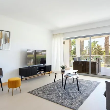 Snazzy Varandas Do Castelo - One Bedroom Sleeps 2 Person Apartamento